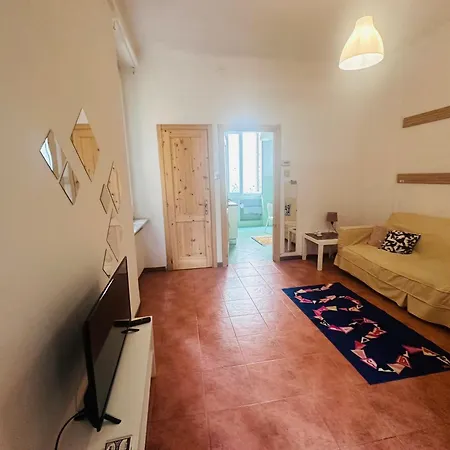 Apartment Near Centrum And Train Station Genoa