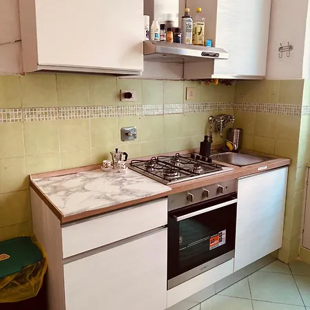 Near Centrum And Train Station Apartment *